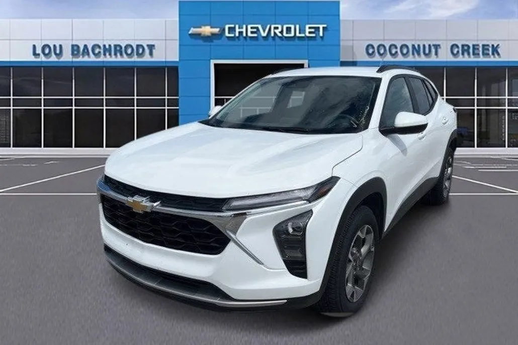 2024 Chevrolet Trax LT photo 1