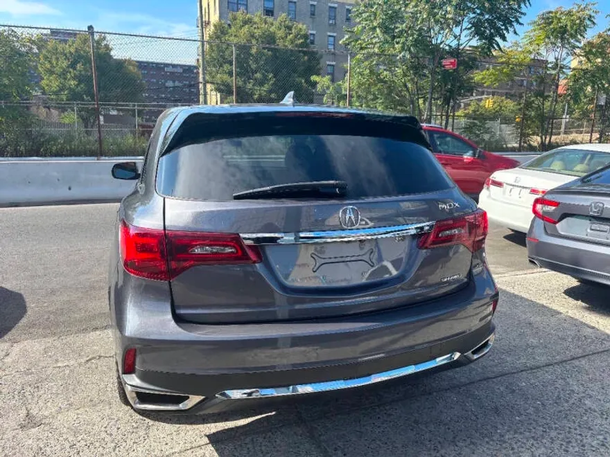 2018 Acura MDX SH-AWD photo 1