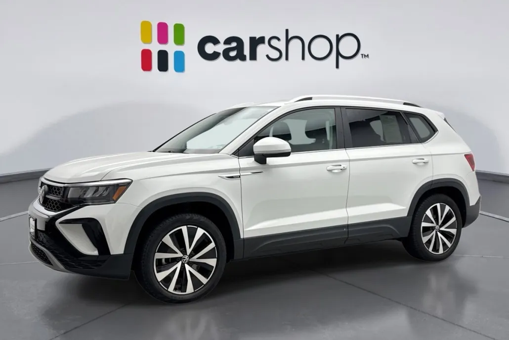 2022 Volkswagen Taos SE photo 1