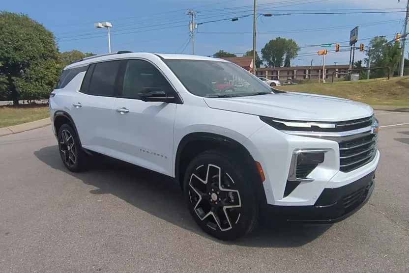2026 Chevrolet Traverse High Country photo 1