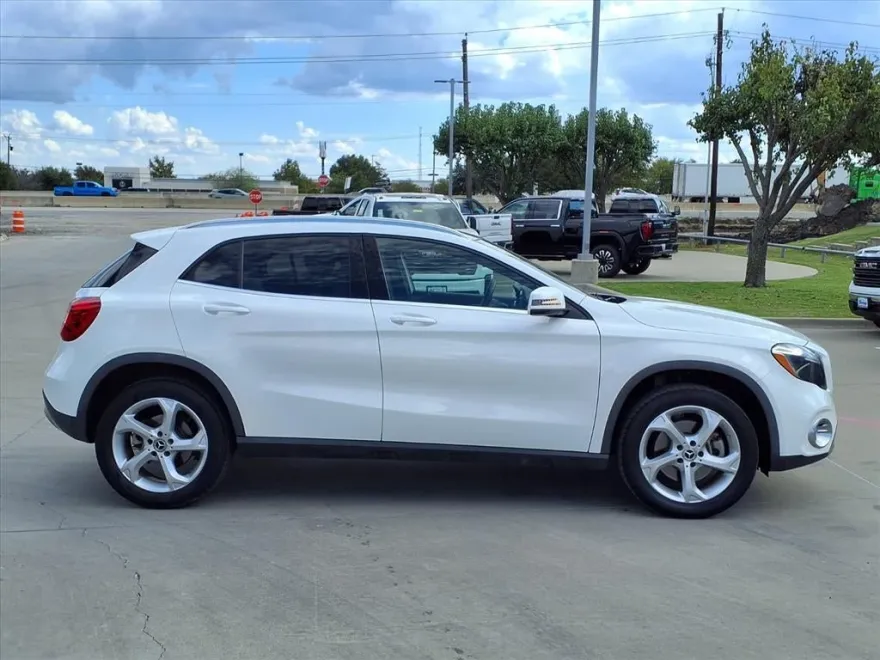 2019 Mercedes Benz GLA 250 photo 1