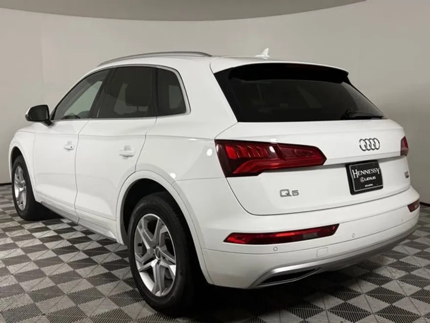 2018 Audi Q5 2.0T Premium photo 1