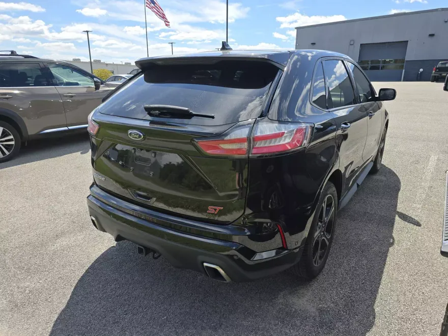 2019 Ford Edge ST photo 1