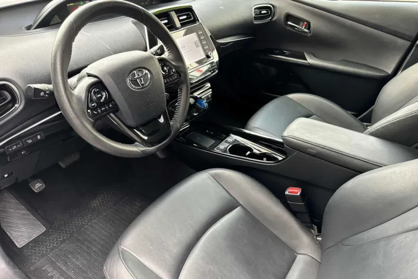 2022 Toyota Prius photo 1