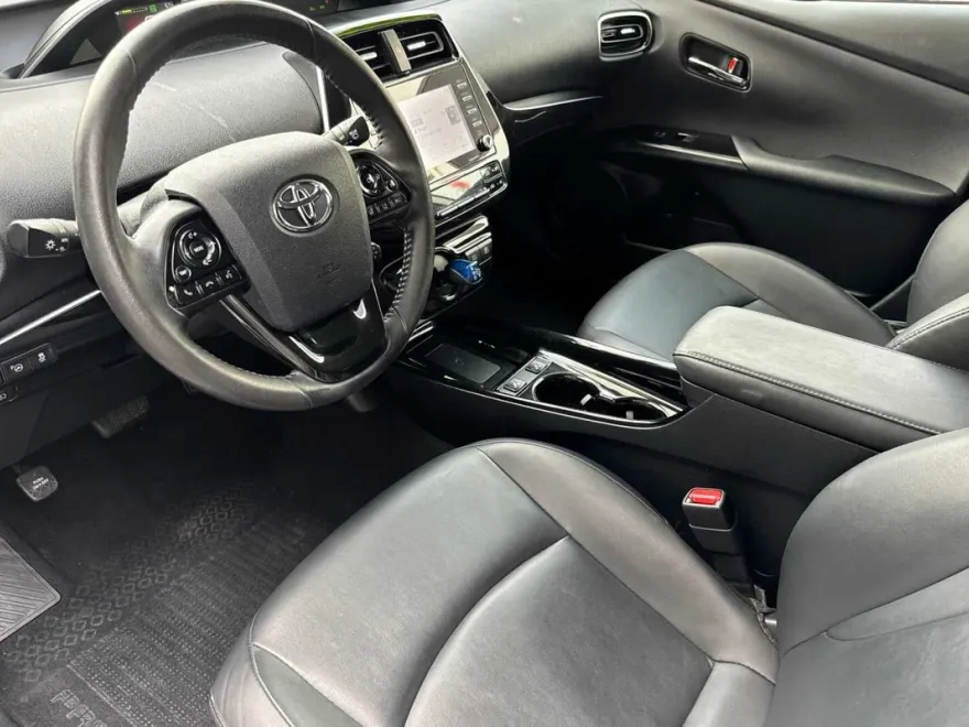 2022 Toyota Prius photo 1