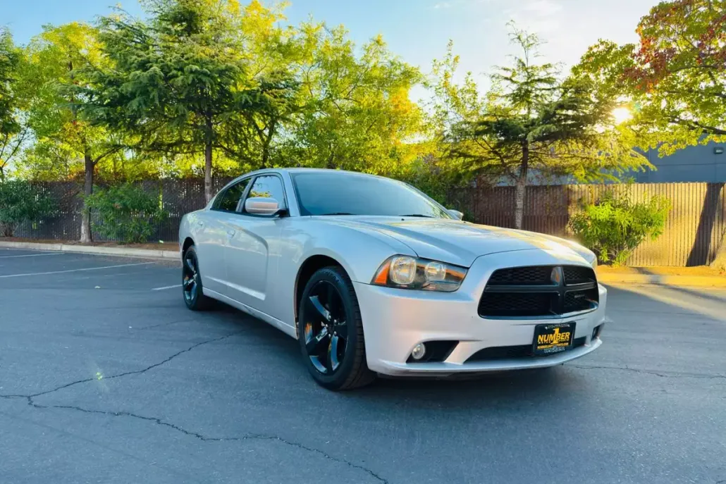 2012 Dodge Charger SXT photo 1