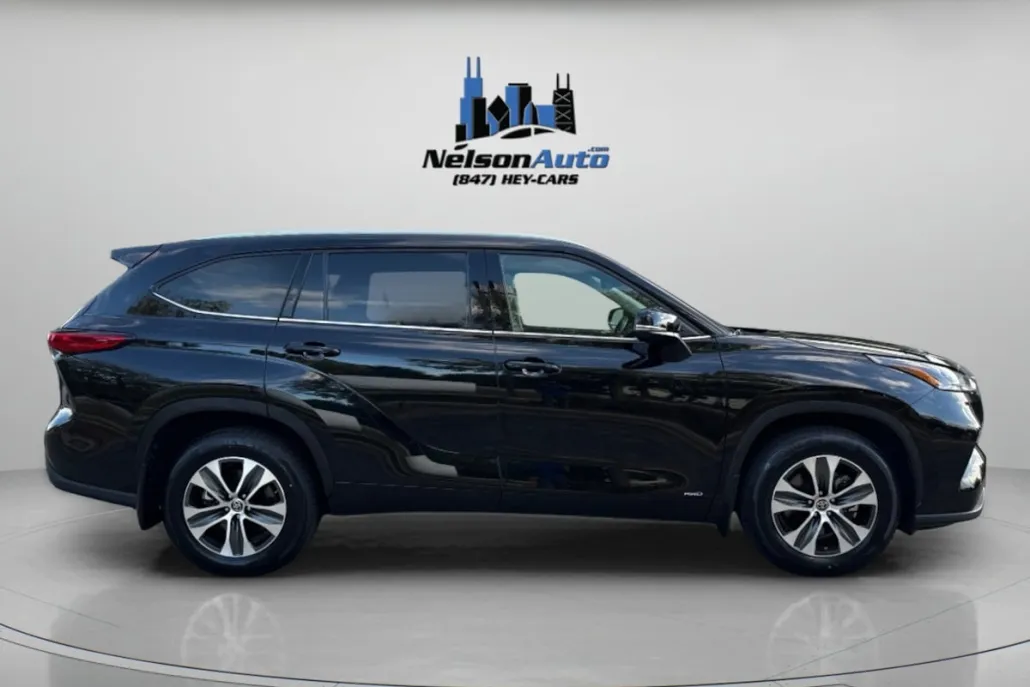 2022 Toyota Highlander Hybrid XLE photo 1