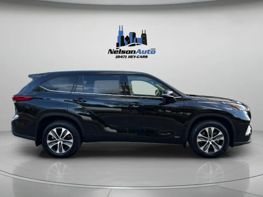 2022 Toyota Highlander Hybrid XLE photo 1