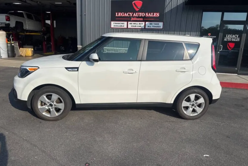 2018 Kia Soul Base photo 1