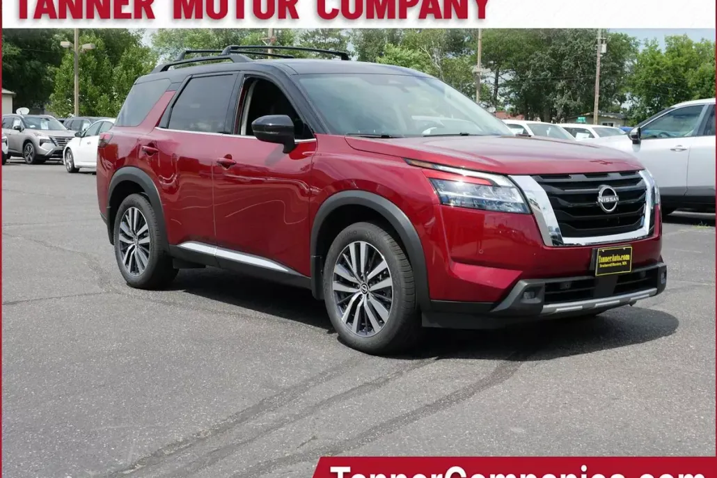 2022 Nissan Pathfinder Platinum photo 1