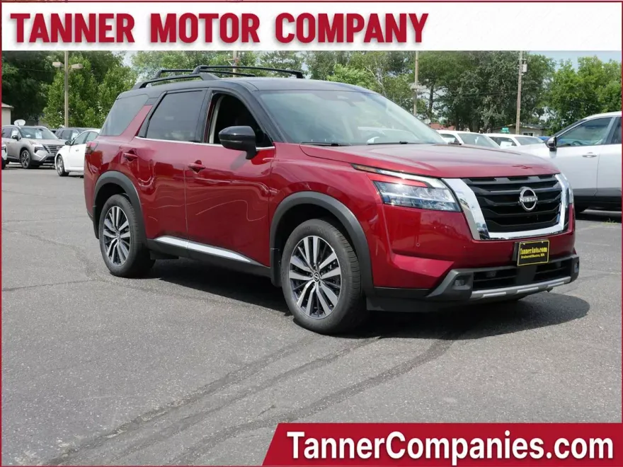 2022 Nissan Pathfinder Platinum photo 1
