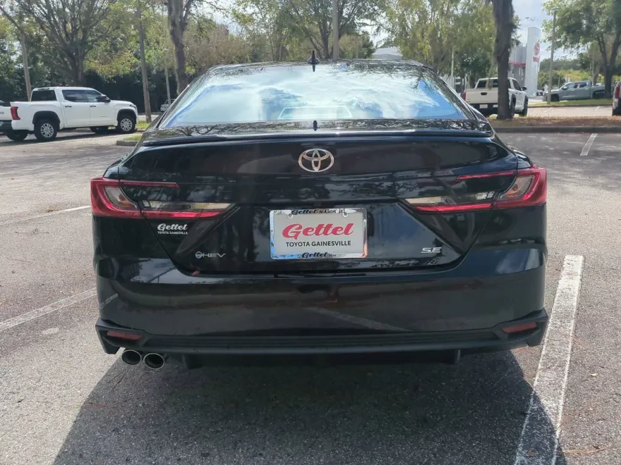 2026 Toyota Camry SE photo 1