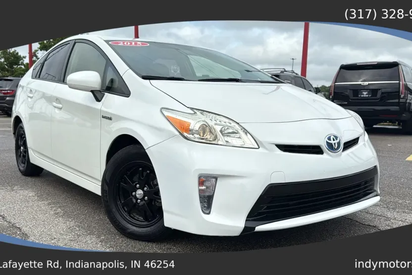 2015 Toyota Prius Three photo 1