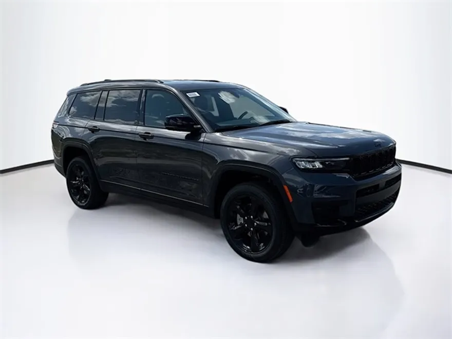2025 Jeep Grand Cherokee Altitude photo 1