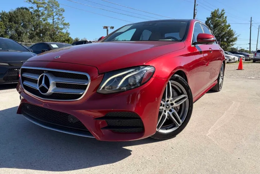 2019 Mercedes Benz E 300 photo 1