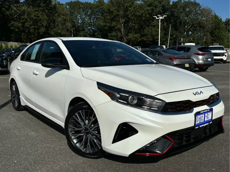 2023 Kia Forte GT-Line photo 1