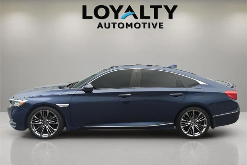 2018 Honda Accord Touring photo 1