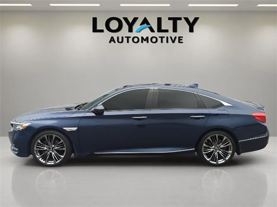 2018 Honda Accord Touring photo 1