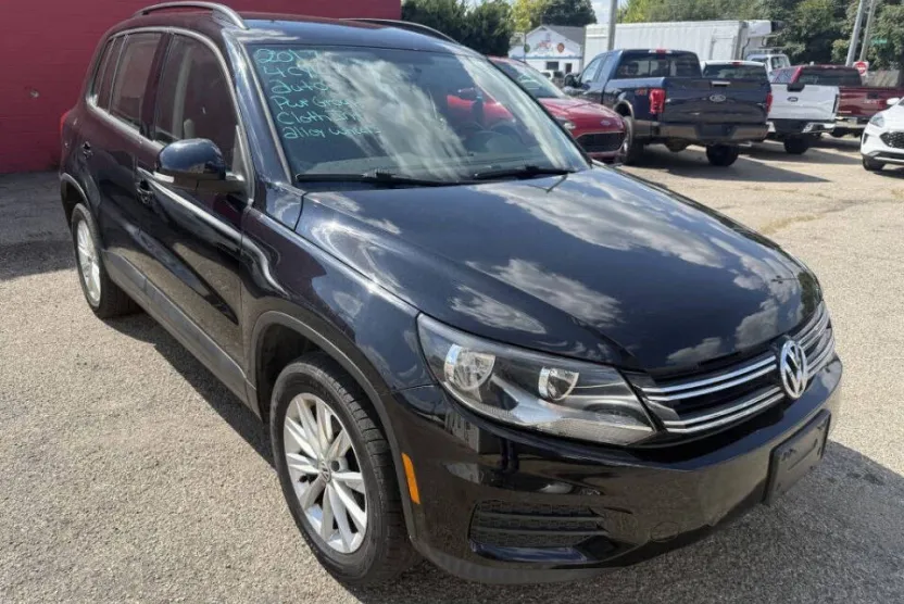 2017 Volkswagen Tiguan S Limited photo 1