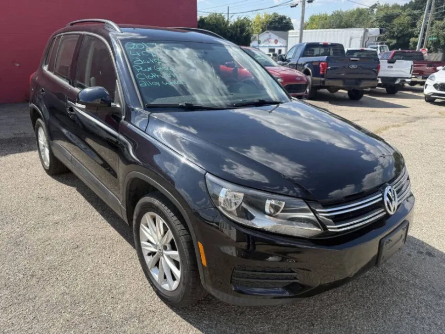 2017 Volkswagen Tiguan S Limited photo 1