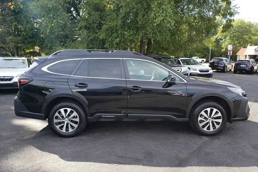 2024 Subaru Outback Premium photo 1