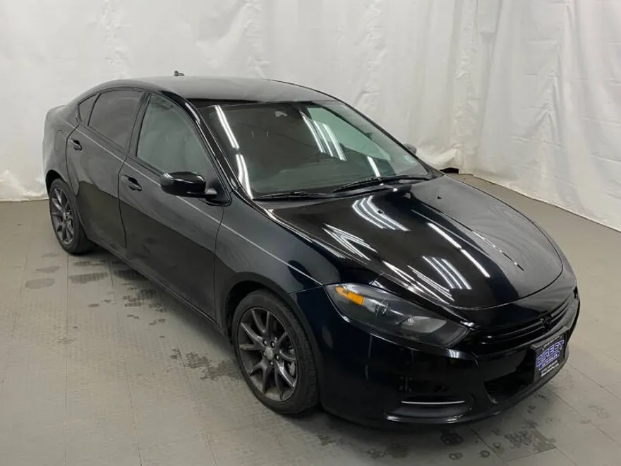 2016 Dodge Dart SE photo 1