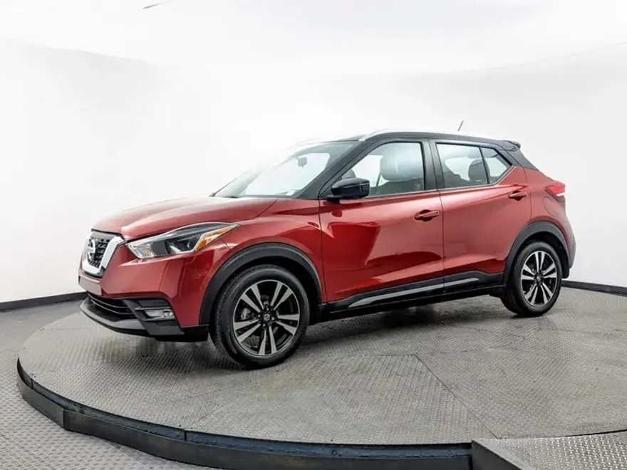 2019 Nissan Kicks SR photo 1