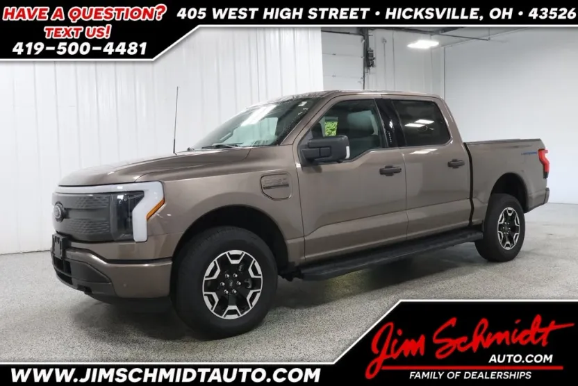 2023 Ford F-150 Lightning XLT photo 1
