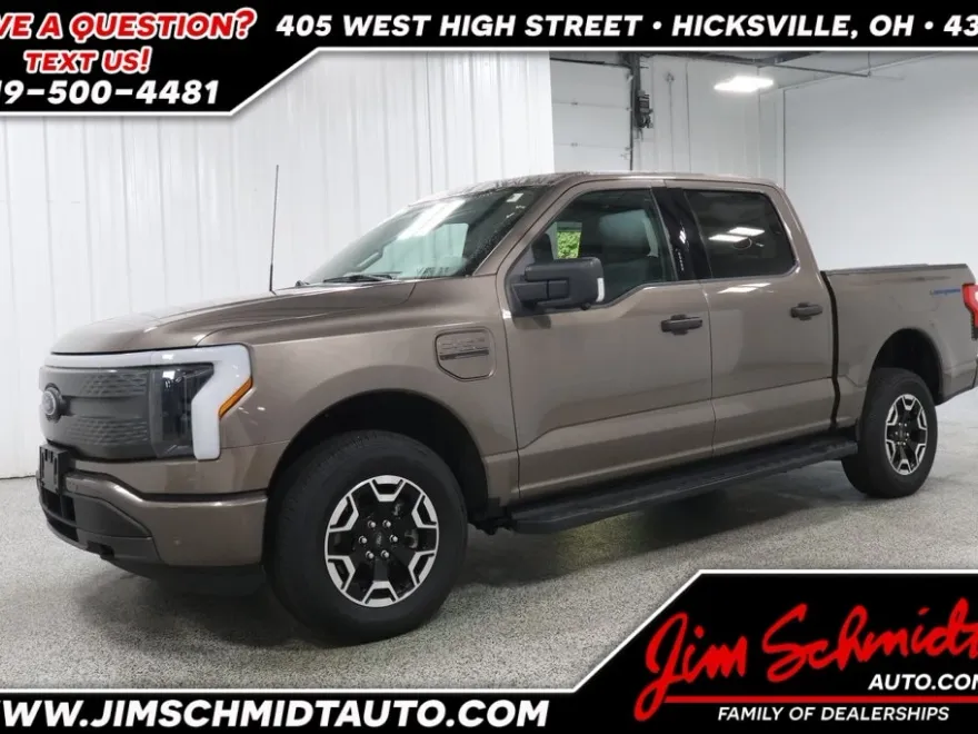 2023 Ford F-150 Lightning XLT photo 1