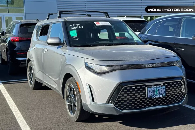 2023 Kia Soul EX photo 1