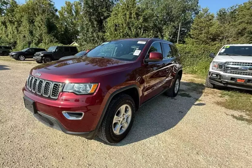2017 Jeep Grand Cherokee Laredo photo 1