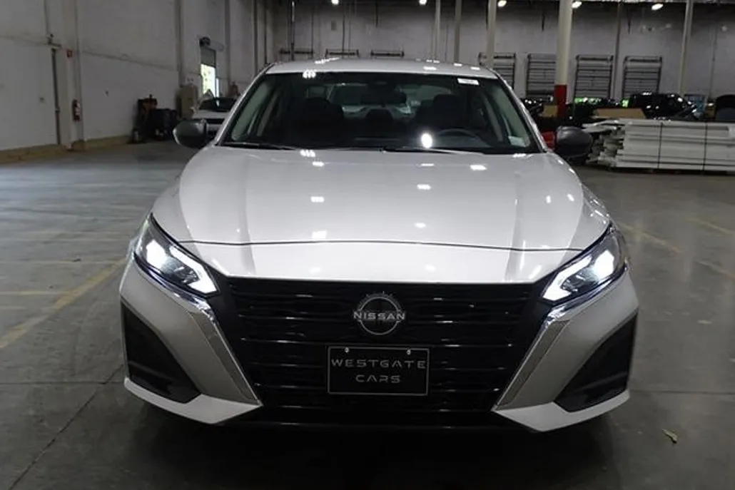 2024 Nissan Altima 2.5 SV photo 1