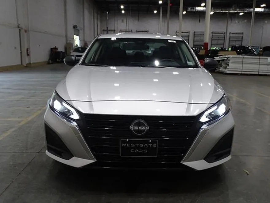 2024 Nissan Altima 2.5 SV photo 1