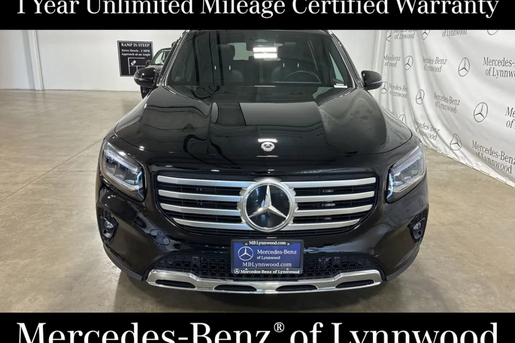 2025 Mercedes Benz GLB 250 4MATIC photo 1