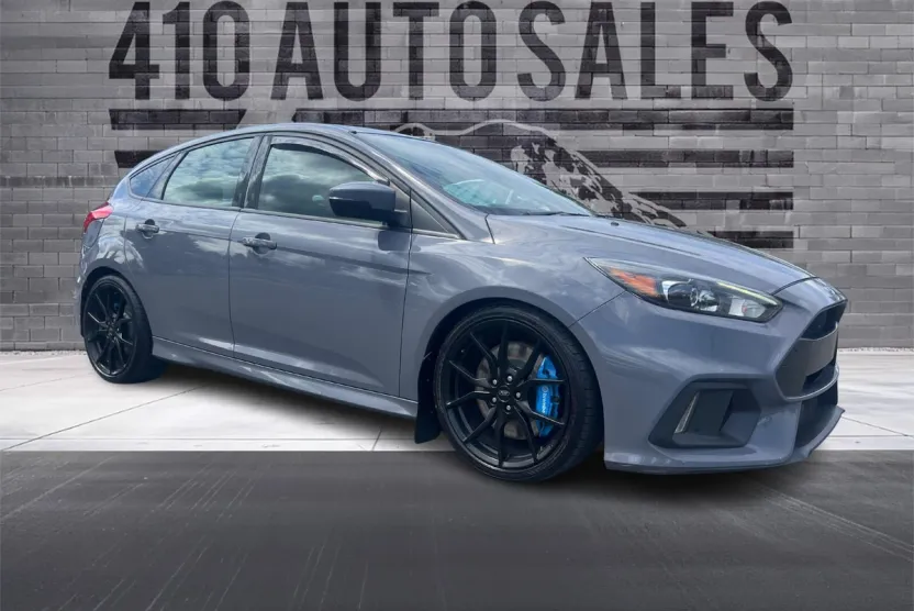 2017 Ford Focus RS photo 1