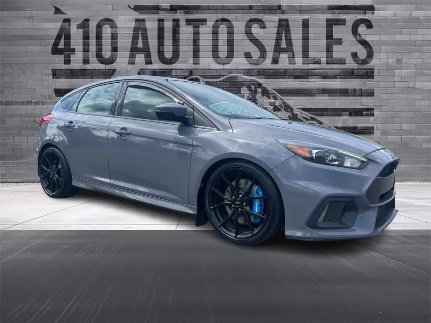 2017 Ford Focus RS photo 1