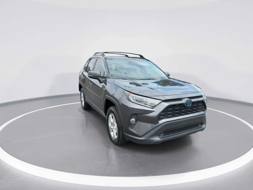 2019 Toyota RAV4 Hybrid XLE photo 1