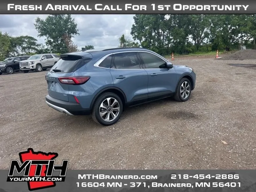 2023 Ford Escape Hybrid Platinum photo 1