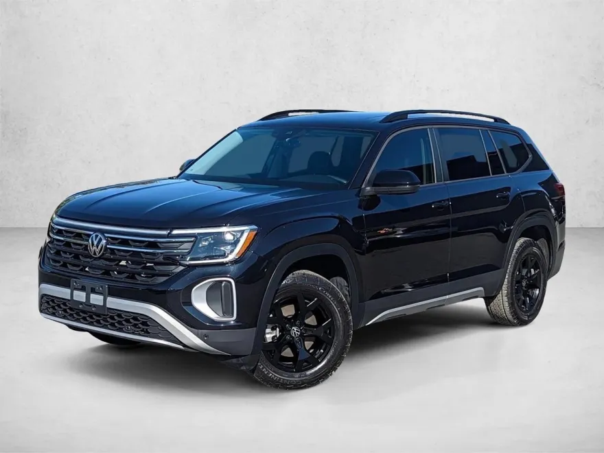 2024 Volkswagen Atlas Peak Edition SE Technology photo 1