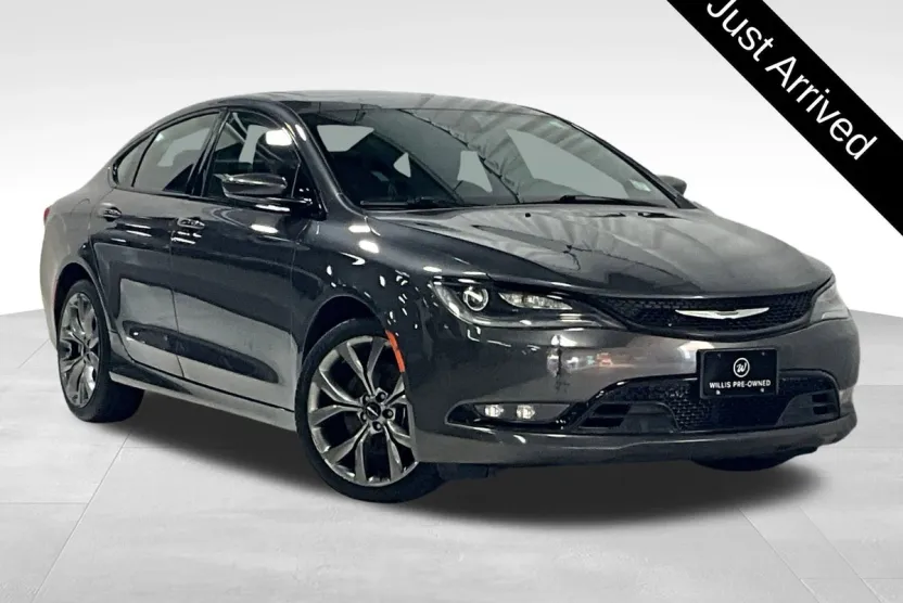2015 Chrysler 200 S photo 1