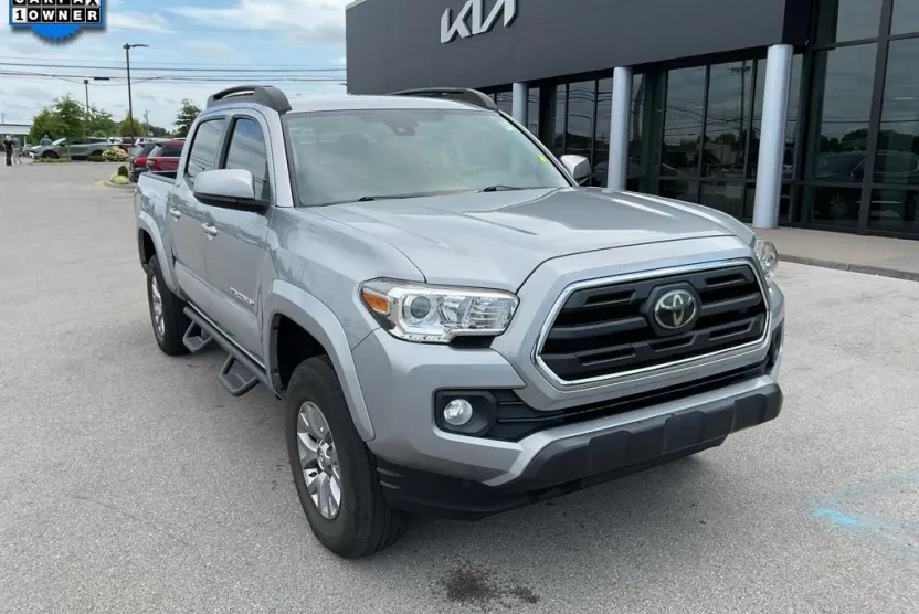 2019 Toyota Tacoma SR5 photo 1