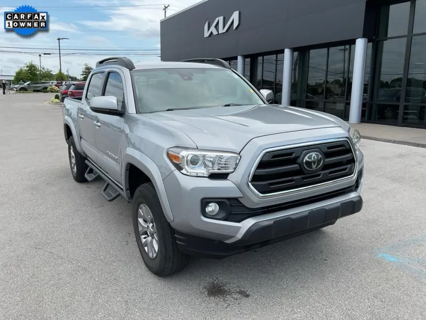 2019 Toyota Tacoma SR5 photo 1