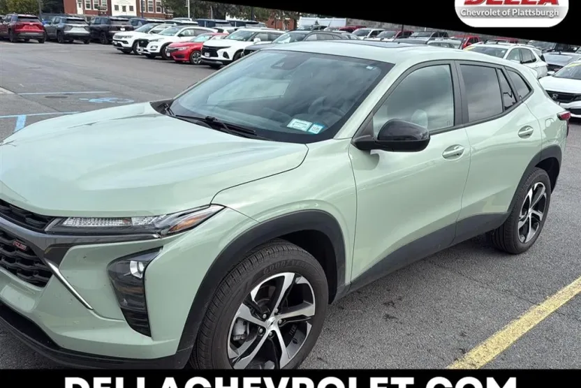 2024 Chevrolet Trax photo 1