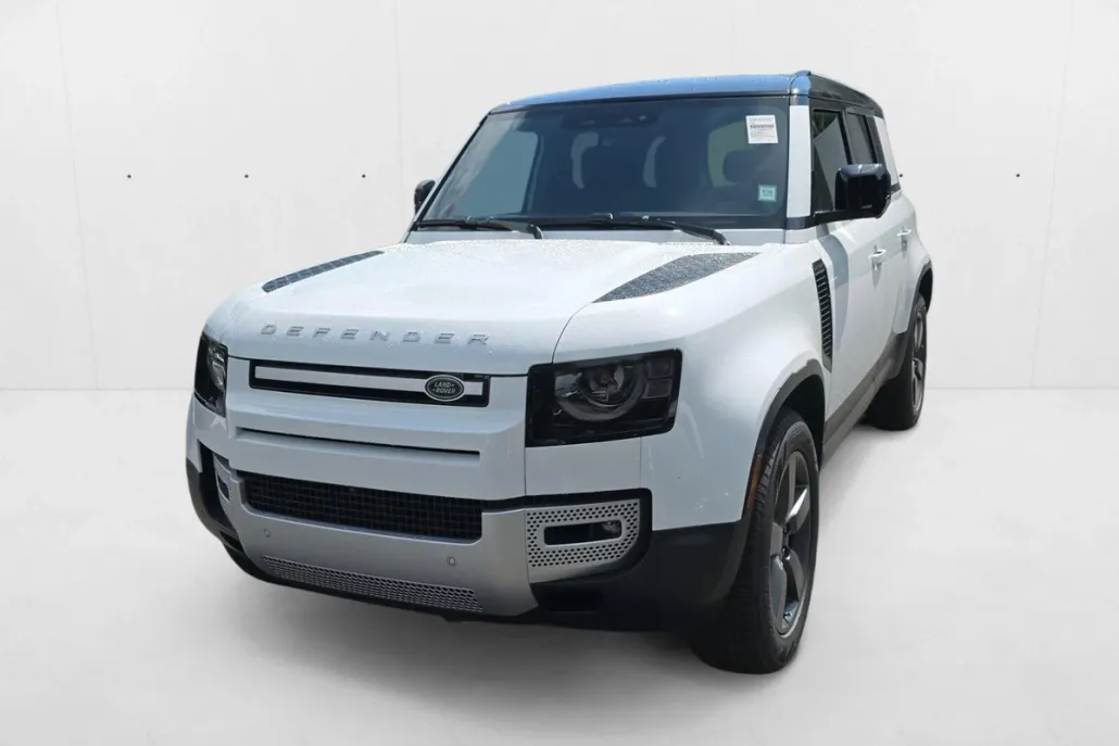 2025 Land Rover Defender 110 S photo 1