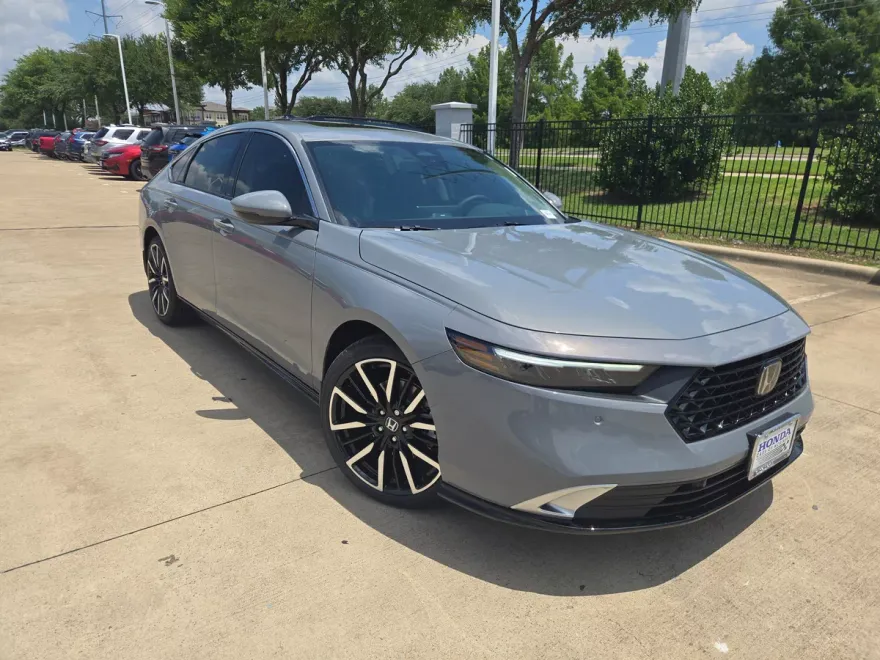 2025 Honda Accord Hybrid Touring photo 1
