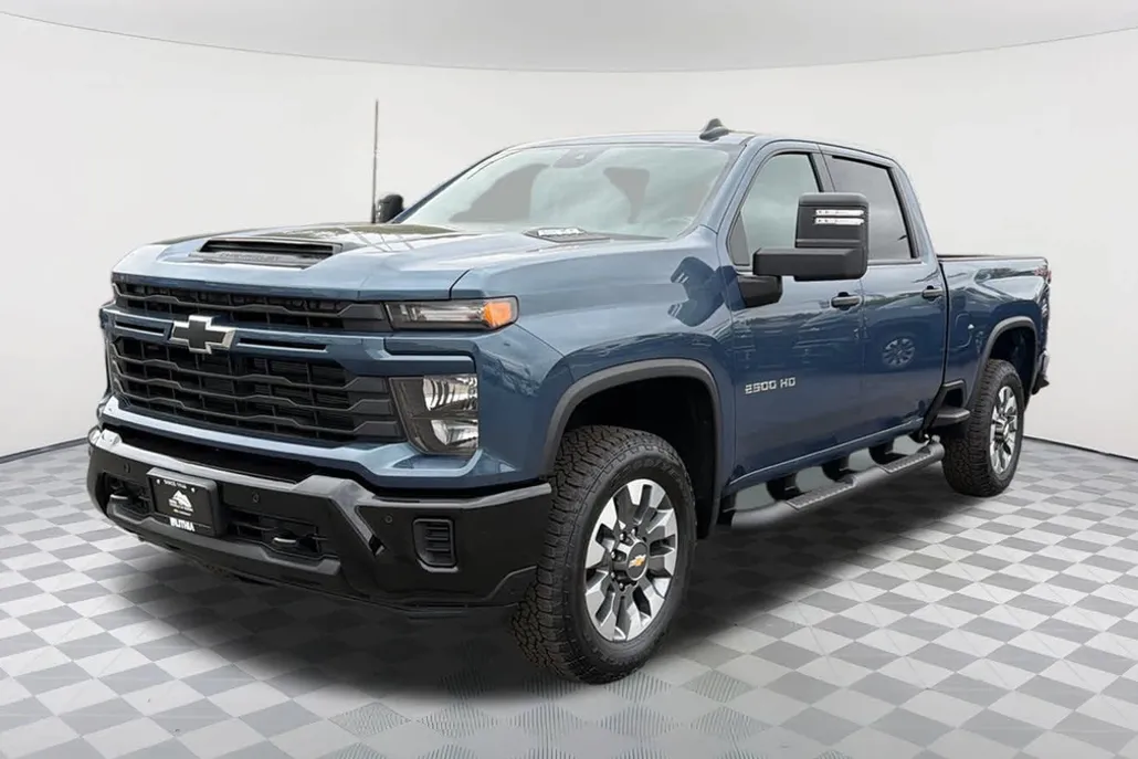 2025 Chevrolet Silverado 2500HD Custom photo 1