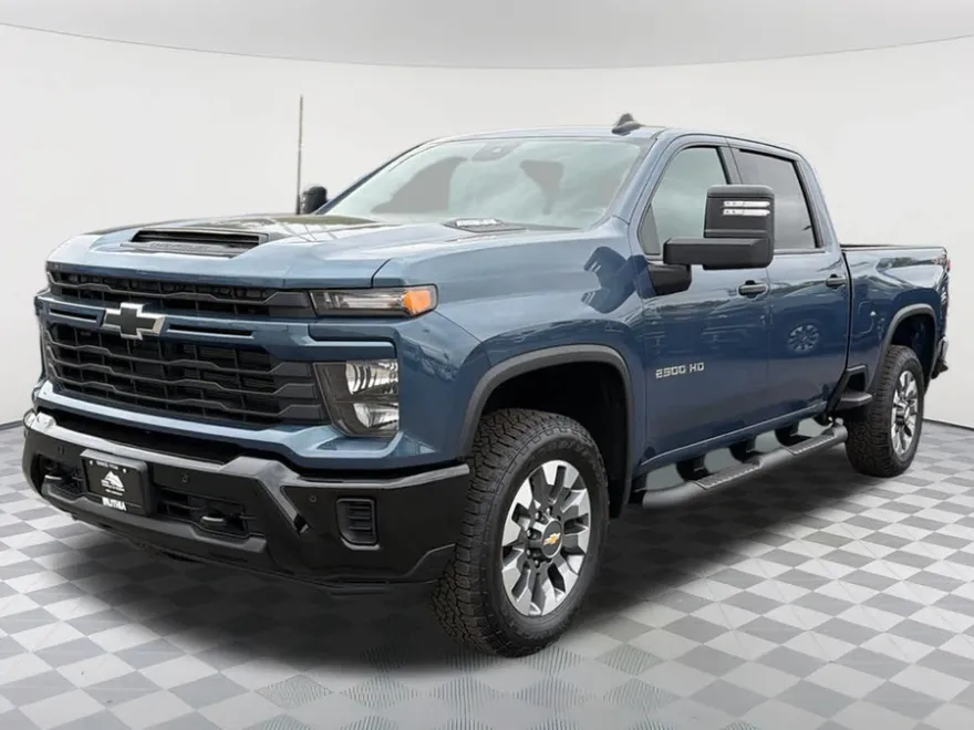 2025 Chevrolet Silverado 2500HD Custom photo 1