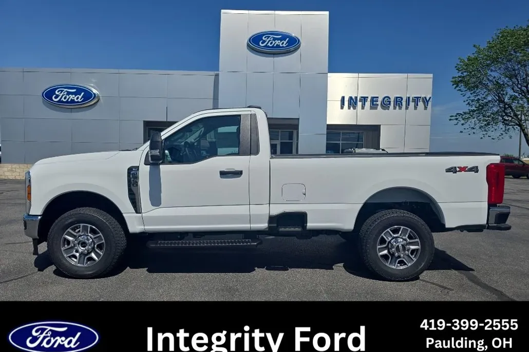 2025 Ford F-350 XLT photo 1