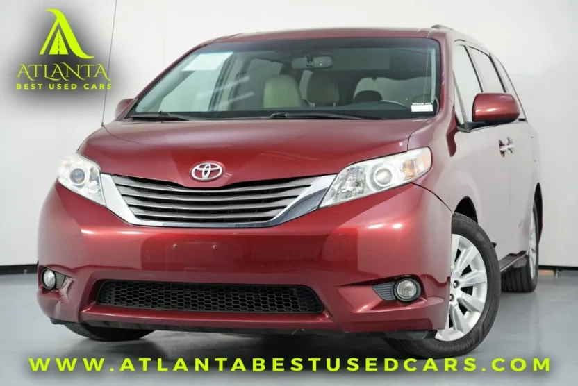 2013 Toyota Sienna XLE photo 1