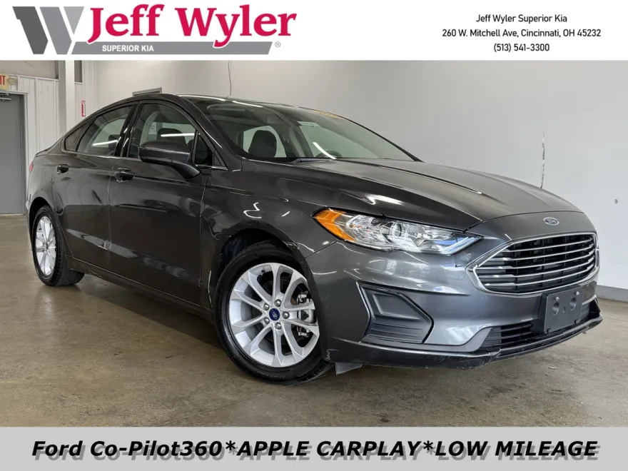 2020 Ford Fusion SE photo 1